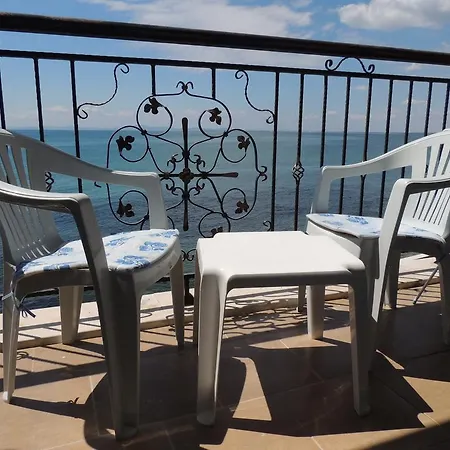 Appartement Akrotiria